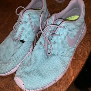 Nike Roshe Run shoes